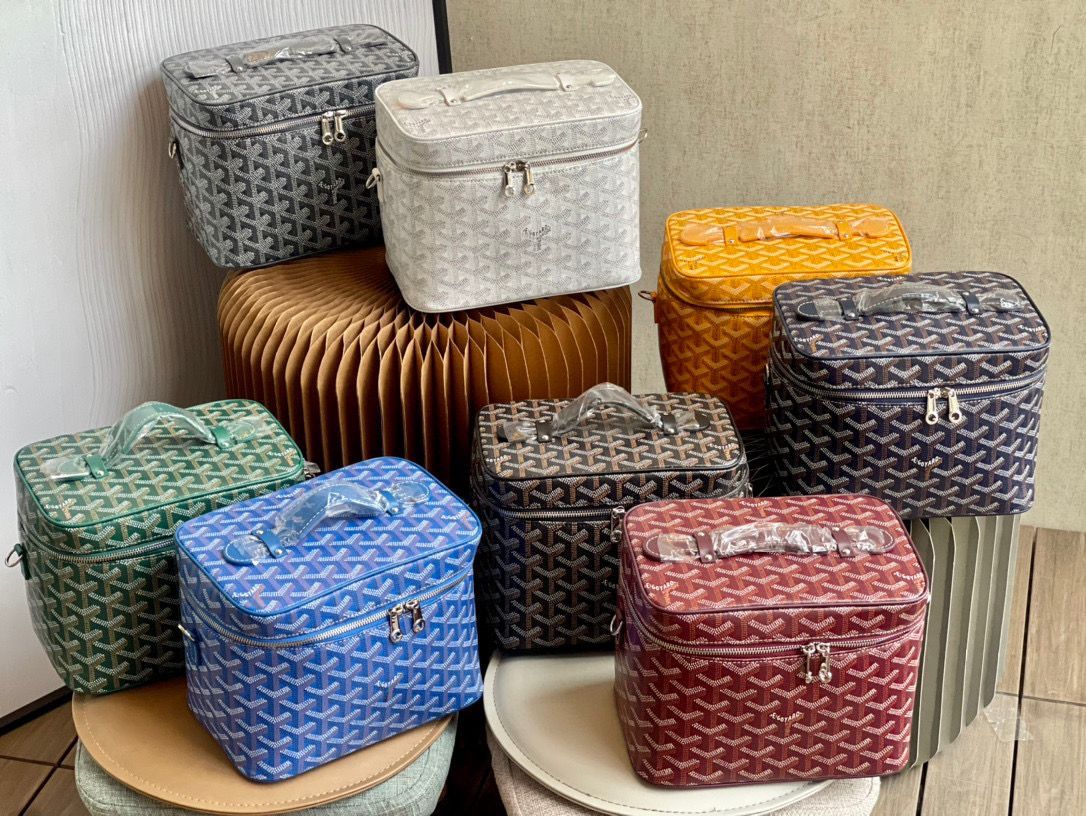 Classic Monogram Shoulder Bag