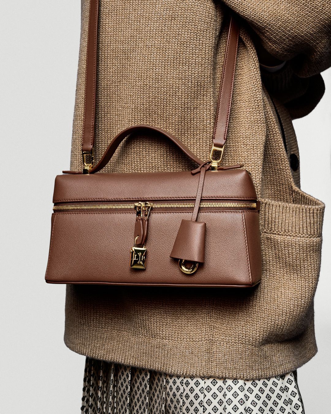 Elegant Chain Handbag - Style 9