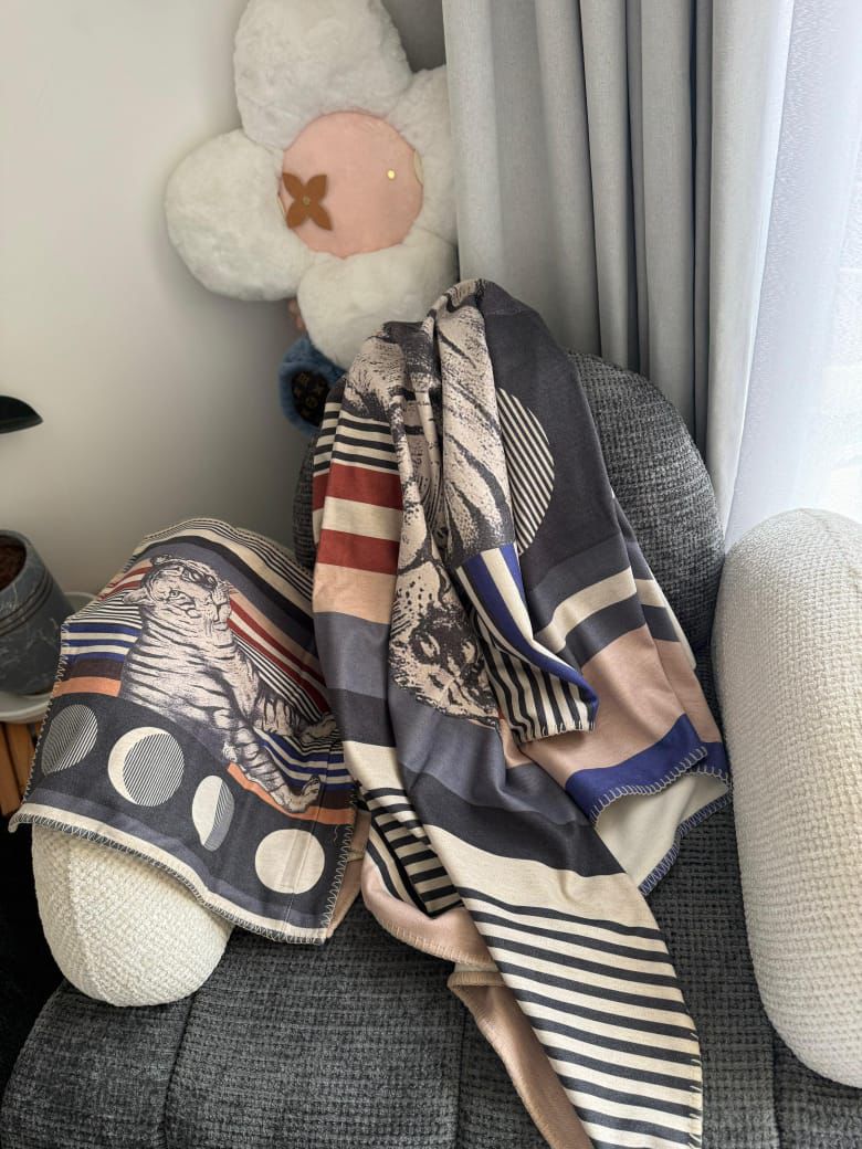 Elegant Jacquard Bedsheet