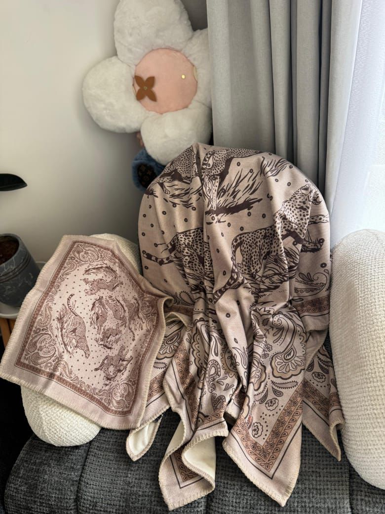 Designer Pattern Bedsheet Set