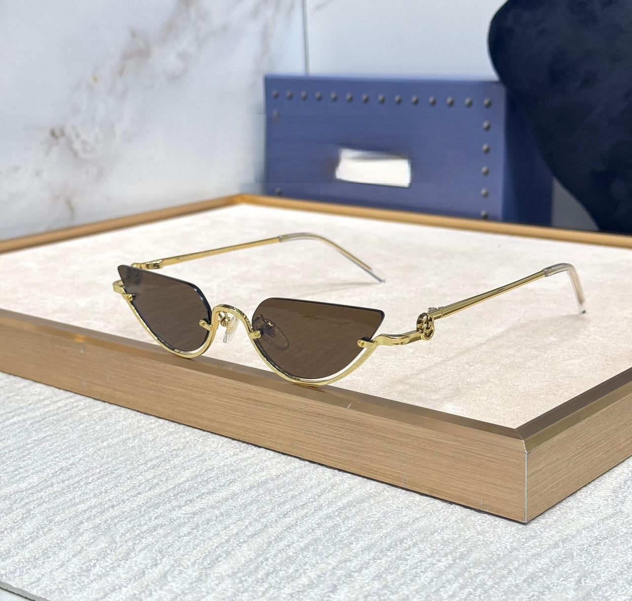 Luxury Square Frame Sunglasses - Style 2