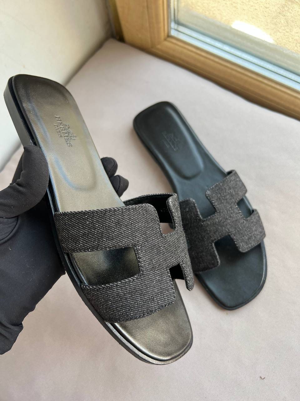 Sporty Low-Top Sneakers - Style 13